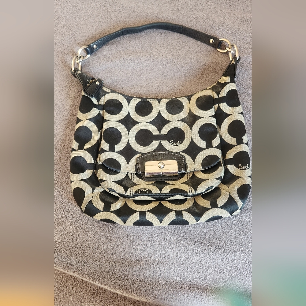 Coach shoulder purse with signature canvas